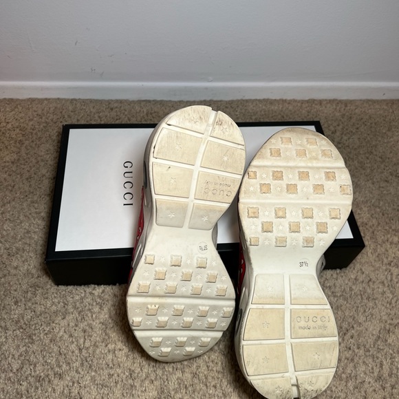 LIKE NEW: Gucci Women’s Rhyton Sneaker with Mouth Print Size 7 - Picture 6 of 7